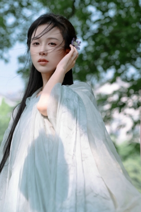 [YITUYU]艺图语 2025.07.24 吟游诗人 沧沧 [17P-387MB]