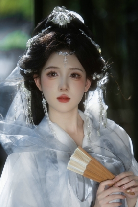 [YITUYU]艺图语 2025.09.24 神女 我们就这样一万年 [10P-76MB]