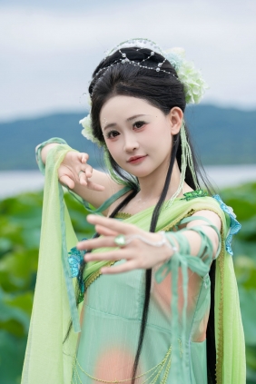 [YITUYU]艺图语 2025.09.09 七仙女绿儿 湫一只岁岁 [42P-861MB]