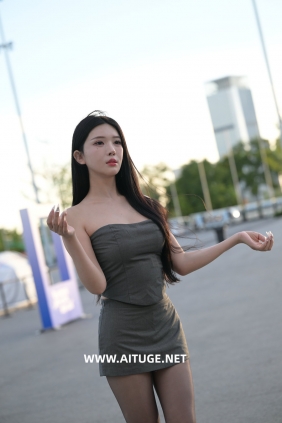 精选街拍视频 No.9424 油亮黑丝大长腿-妍熙 [188P-2.83GB]