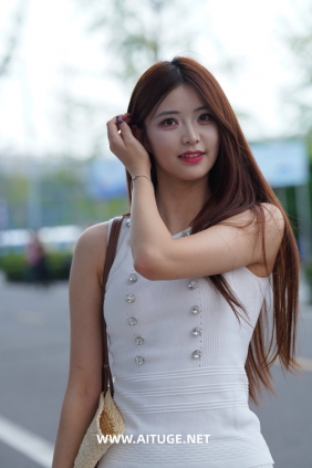 精选街拍视频 No.9706 百褶裙洛洛 [131P-2.03GB]