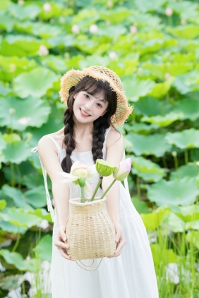 [YITUYU]艺图语 2025.08.27 荷塘 夏芋小年 [27P-613MB]