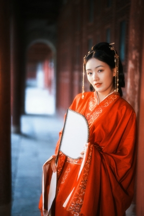 [YITUYU]艺图语 2025.10.20 古风人像拍摄-华林寺 藤_藤藤小姐 [14P-215MB]