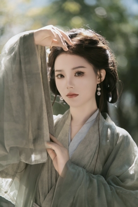 [YITUYU]艺图语 2025.05.05 山月不知心事 小方 [13P-130MB]