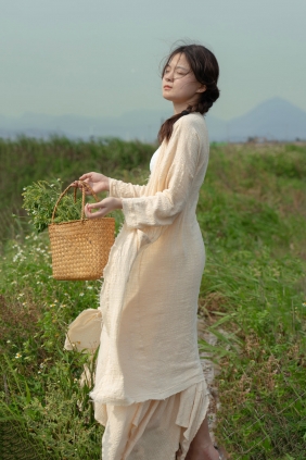 [YITUYU]艺图语 2025.06.24 凤与草的絮语 今晶 [16P-75MB]