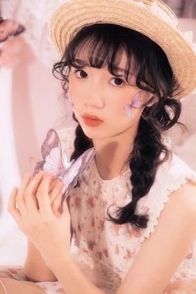 [YITUYU]艺图语 2025.08.08 坠入蝴蝶梦境 鸭鸭 [19P-370MB]