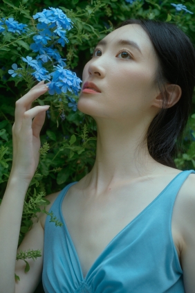 [YITUYU]艺图语 2025.06.08 夏天与蓝雪花 阿吉缘子 [14P-152MB]