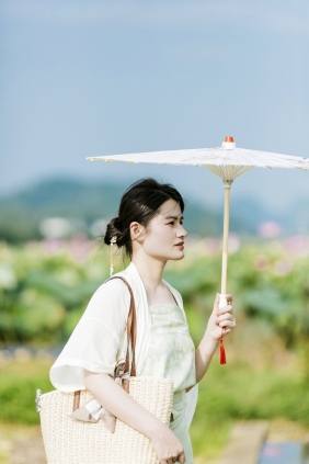 [YITUYU]艺图语 2025.06.15 春有百花夏有荷 潘潘 [14P-246MB]