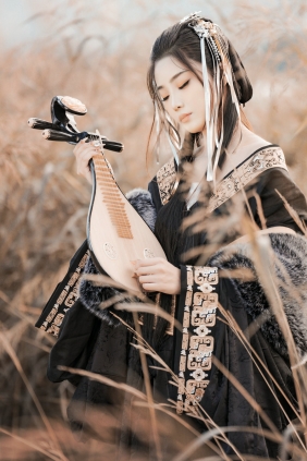 [YITUYU]艺图语 2025.09.27 古风人像拍摄 小雅 [17P-224MB]