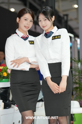 精选街拍视频 No.9292 黑白搭配通勤风 [204P-6.90GB]