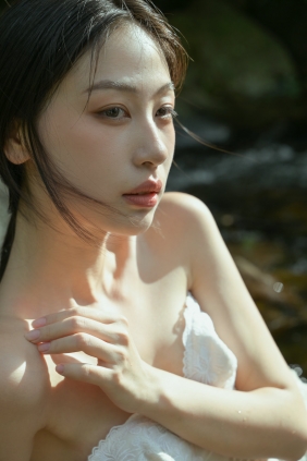 [YITUYU]艺图语 2025.08.16 允许你的生命如溪水流动 依依 [39P-458MB]