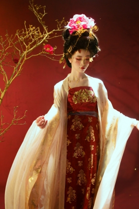 [YITUYU]艺图语 2025.07.12 万国笙歌醉太平 桃迟 [16P-861MB]