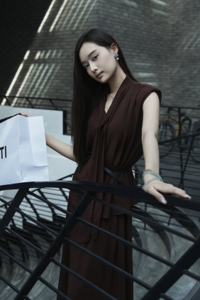 [YITUYU]艺图语 2025.06.24 Street Style Photography 嘉嘉 [18P-341MB]