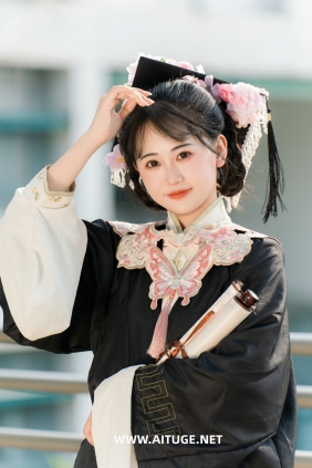 [YITUYU]艺图语 2025.02.09 毕业簪花 一路生花 湫一只岁岁 [28P-781MB]