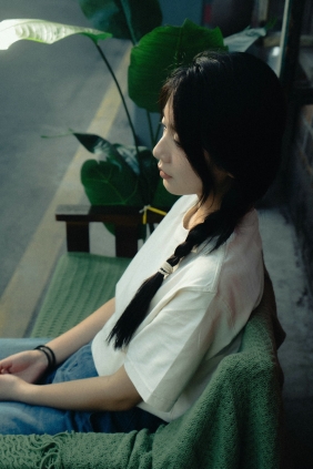 [YITUYU]艺图语 2025.06.22 情绪隐藏着光影中 腊月 [15P-192MB]