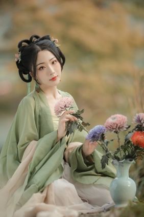 [YITUYU]艺图语 2025.08.16 琵琶亭畔野花秋 是南渊不是洲 [16P-422MB]