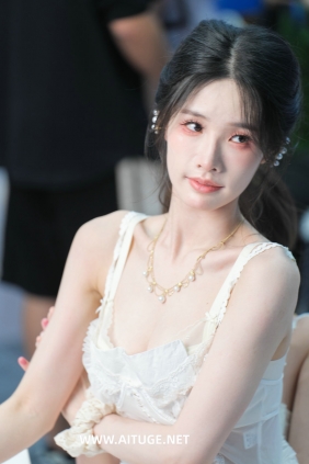 精选街拍视频 No.10014 清凉橙子喵酱 [141P-943MB]