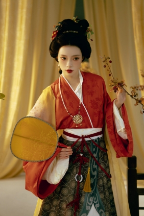 [YITUYU]艺图语 2025.09.10 仕女图 一穗灯花似梦中 桃迟 [13P-434MB]