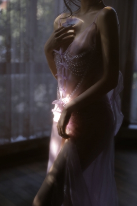 [YITUYU]艺图语 2025.10.13 紫色蝴蝶 鹿尾儿儿 [13P-32MB]