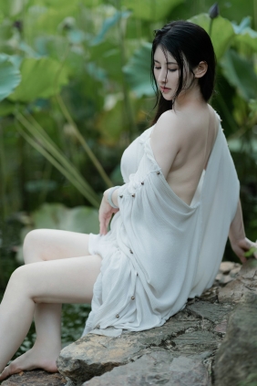 [YITUYU]艺图语 2025.09.28 潮湿的夏天 Kiki苏苏 [10P-81MB]