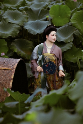 [YITUYU]艺图语 2025.09.22 泊舟藕塘 漫漫谣 [39P-559MB]