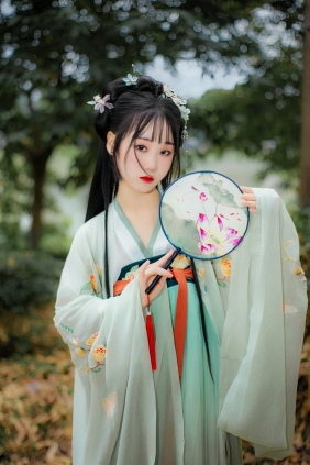 [YITUYU]艺图语 2025.07.12 晓青衫 野樱 [15P-231MB]