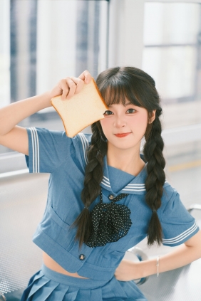 [YITUYU]艺图语 2025.06.14 蓝色系jk 夏芋小年 [19P-375MB]