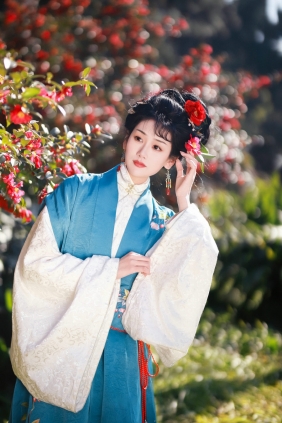 [YITUYU]艺图语 2025.07.15 山茶花开 一只大大大李子 [20P-28MB]