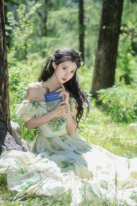 [YITUYU]艺图语 2025.09.06 森林里的公主 鹿离 [15P-257MB]