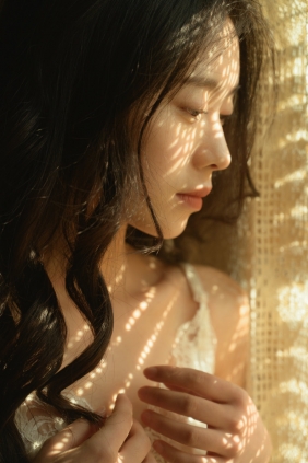 [YITUYU]艺图语 2025.06.22 在一个无所事事的午后 何小絮 [19P-137MB]