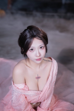 [YITUYU]艺图语 2025.09.26 荷韵清欢，粉裳如梦 KK好饿 [53P-742MB]