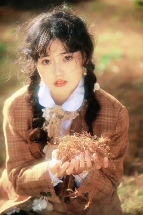 [YITUYU]艺图语 2025.08.30 秋 爆毛绵羊 [34P-810MB]