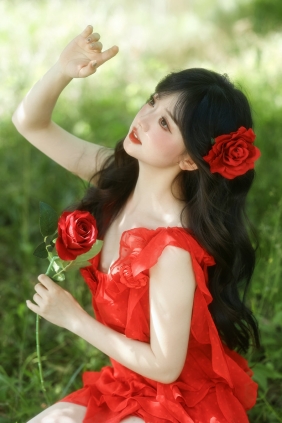 [YITUYU]艺图语 2025.05.27 满屏生命力，像极了夏日肆意绽放的红玫瑰 狮子