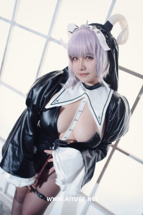 阿半今天很开心 - 开裆裤恶魔 [75P2V-136MB]