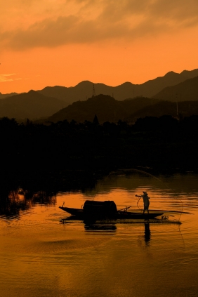 [YITUYU]艺图语 2025.08.16 新安江晨雾 闯入一场森林迷雾般的仙境 [13P-289MB]