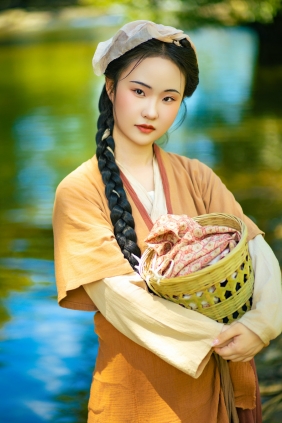 [YITUYU]艺图语 2025.10.02 田园风 刘七七 [17P-254MB]