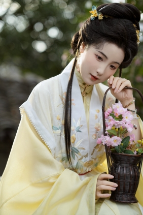 [YITUYU]艺图语 2025.08.22 沧浪亭 · 美人茶 我是金儿呀 [20P-173MB]