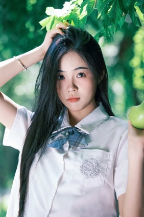 [YITUYU]艺图语 2025.10.16 青苹果的味道 爱吃辣条的小新 [32P-93MB]