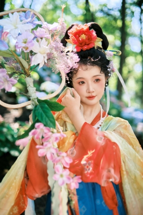 [YITUYU]艺图语 2025.07.31 无尽夏 kiyo [16P-286MB]