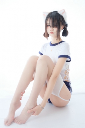 清纯少女五更百鬼 - 舰长 体操服 猫耳 [25P-152MB]
