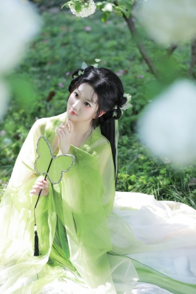 [YITUYU]艺图语 2025.04.12 花如雪 小饼干 [23P-350MB]