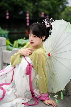 [YITUYU]艺图语 2025.08.22 荷花小仙女 嘉琪 [17P-736MB]