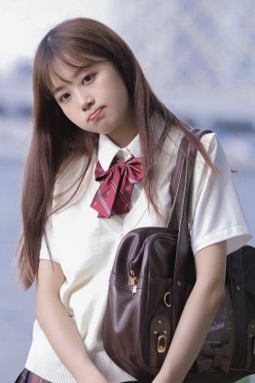 [YITUYU]艺图语 2025.04.08 早春里的她 早早 [15P-113MB]