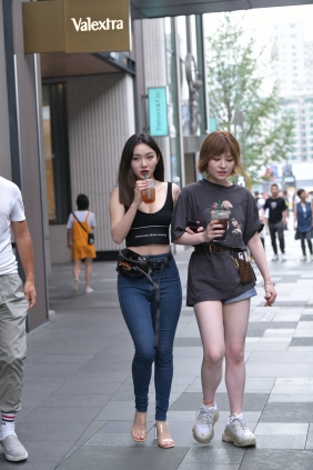 精选街拍视频 No.7915 牛仔裤美好身材 [60P-1.01GB]
