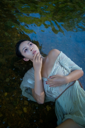 [YITUYU]艺图语 2025.09.12 溪水边的女孩 小江 [17P-260MB]