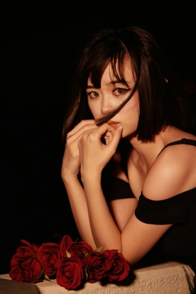 [YITUYU]艺图语 2025.08.26 天台性感纯欲风 [12P-57MB]