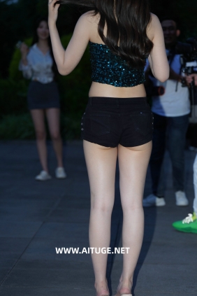 精选街拍视频 No.9484 甜美热裤抹胸 [114P-1.45GB]