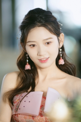 [YITUYU]艺图语 2025.08.24 一个人的舞会 紫晴 [20P-397MB]