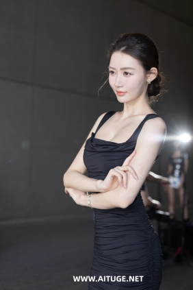 精选街拍视频 No.9716 超美高跟抹胸裙 [653P-5.48GB]