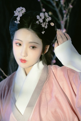 [YITUYU]艺图语 2025.09.06 我那梅树化成的妻子 白一纯 [23P-428MB]